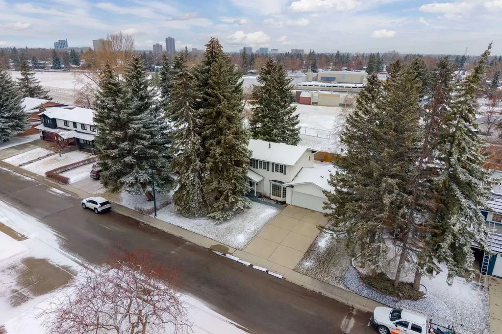 356 Willow Ridge Place SE Calgary AB T2J 1N4