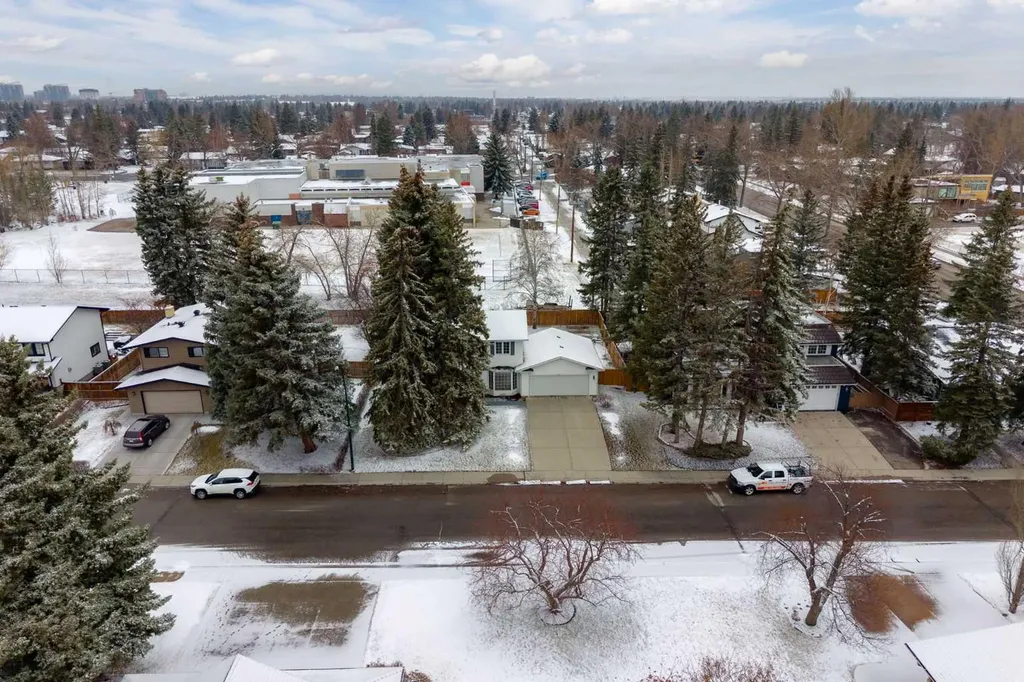 356 Willow Ridge Place SE Calgary AB T2J 1N4