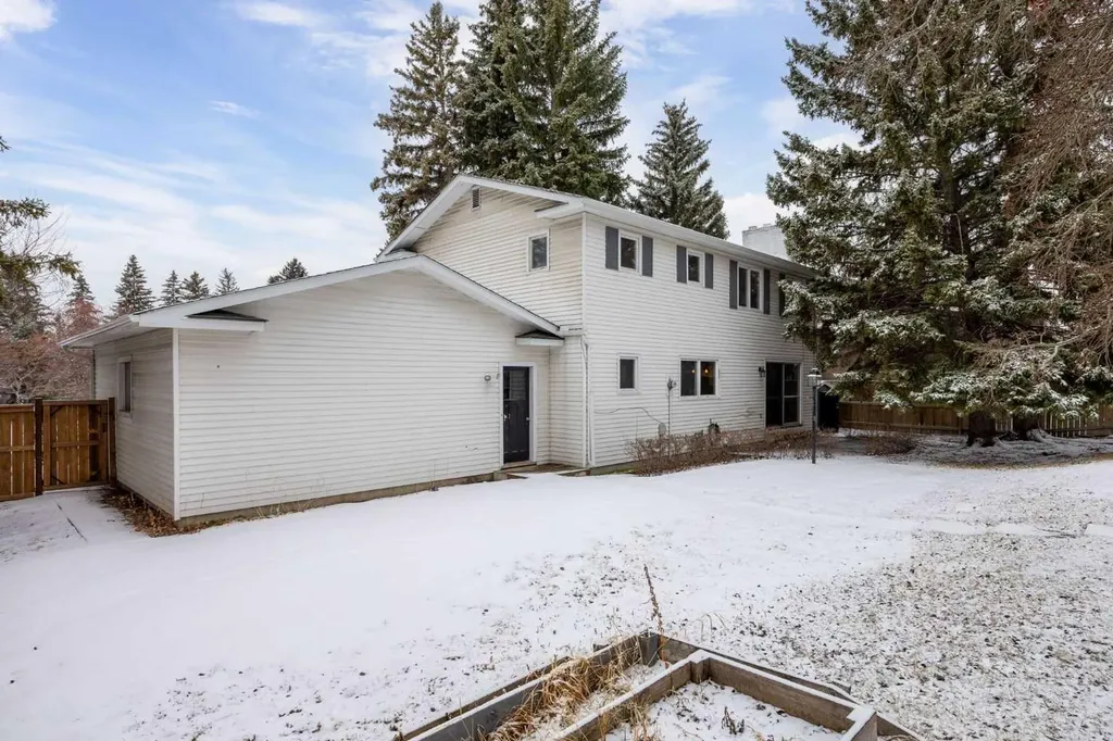 356 Willow Ridge Place SE Calgary AB T2J 1N4