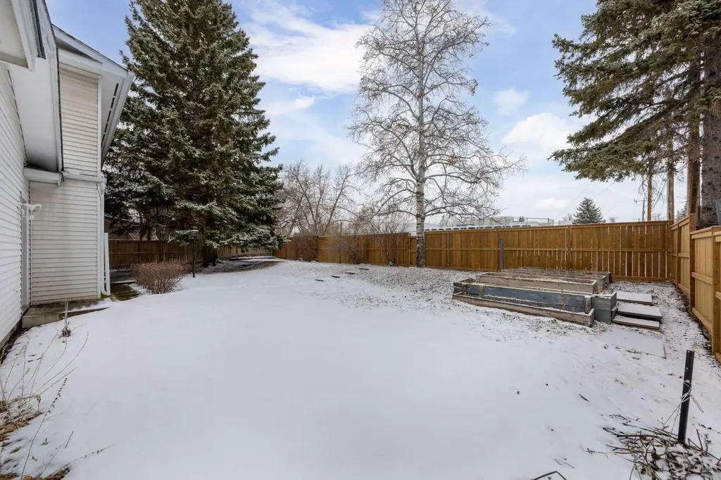 356 Willow Ridge Place SE Calgary AB T2J 1N4