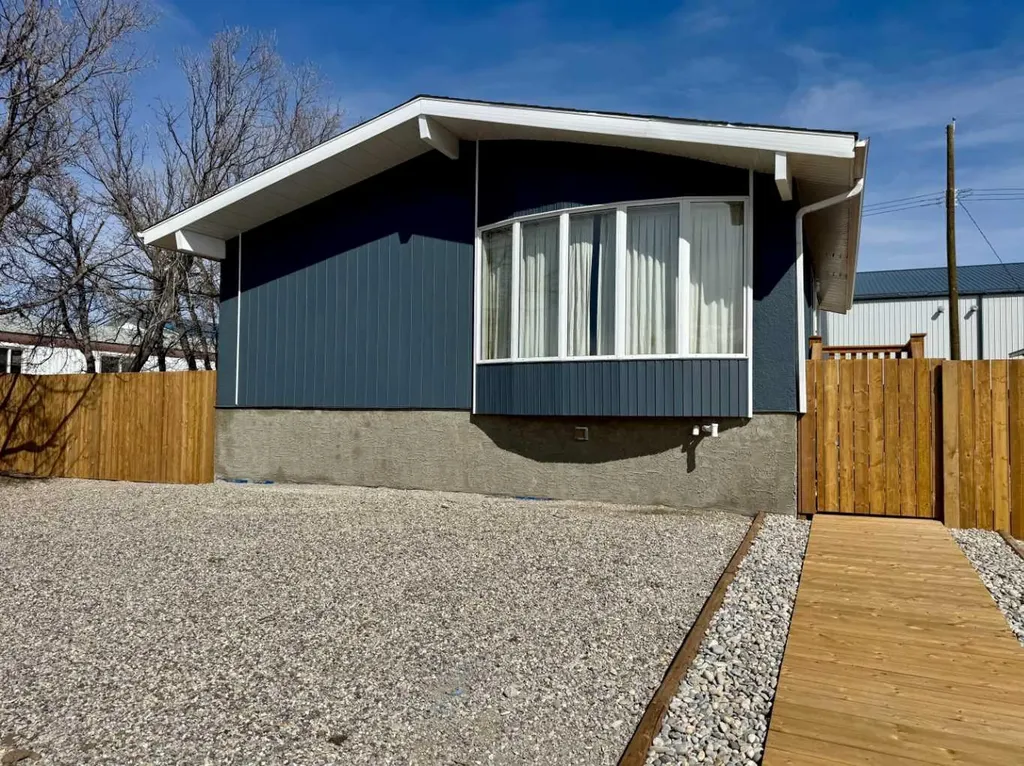 Fort Macleod AB, 327 11 Street