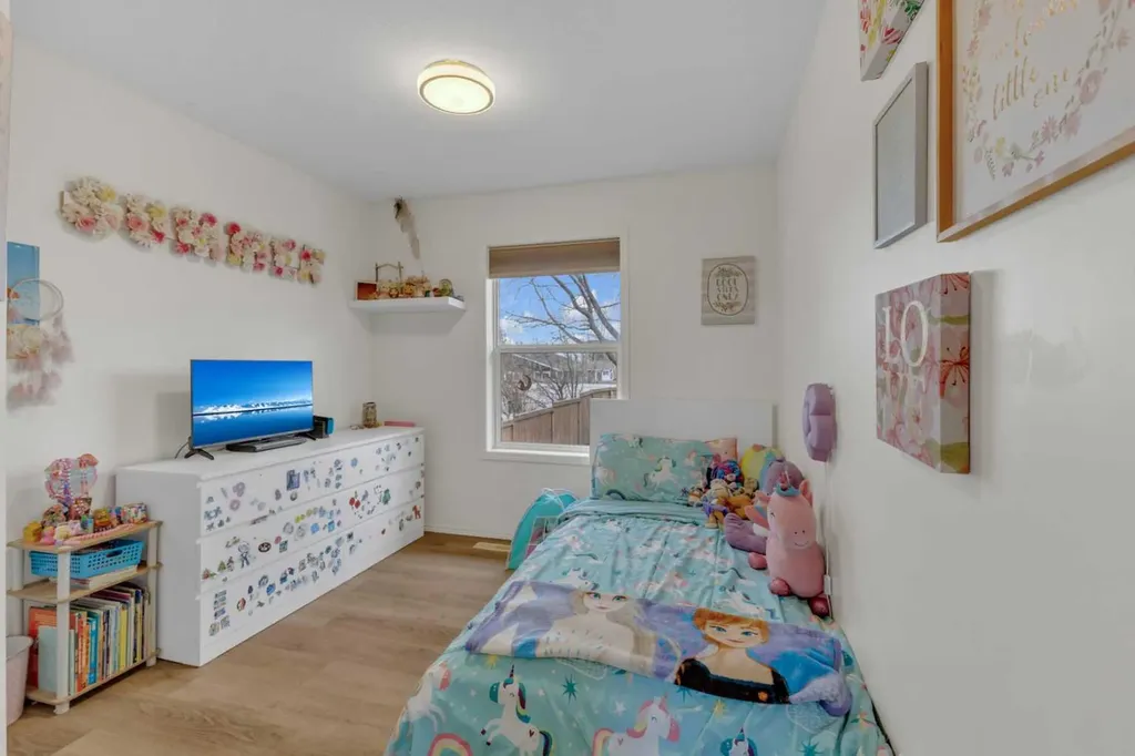 26 Mckinlay Crescent Lacombe AB T4L 2L4