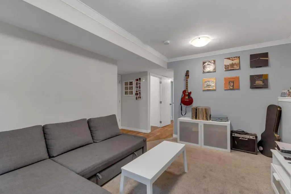 26 Mckinlay Crescent Lacombe AB T4L 2L4