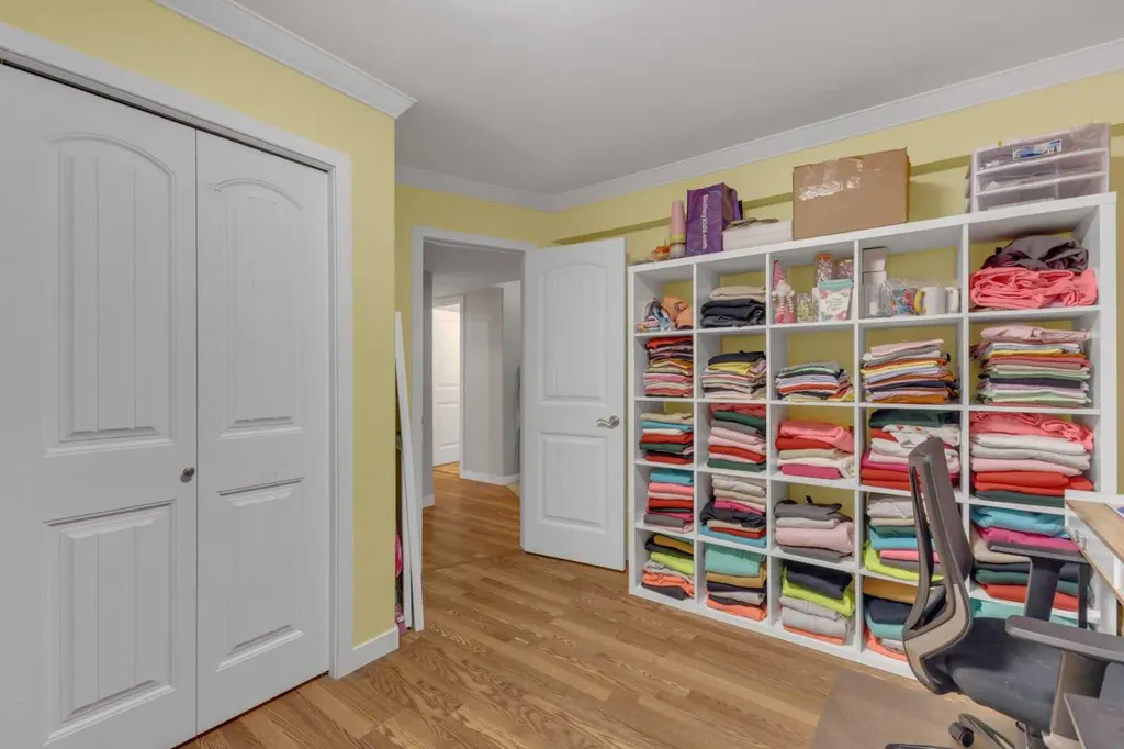 26 Mckinlay Crescent Lacombe AB T4L 2L4