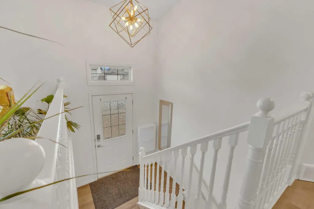 26 Mckinlay Crescent Lacombe AB T4L 2L4