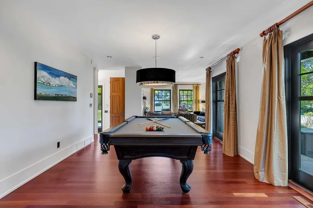 239 37 Avenue SW Calgary AB T2S0V1