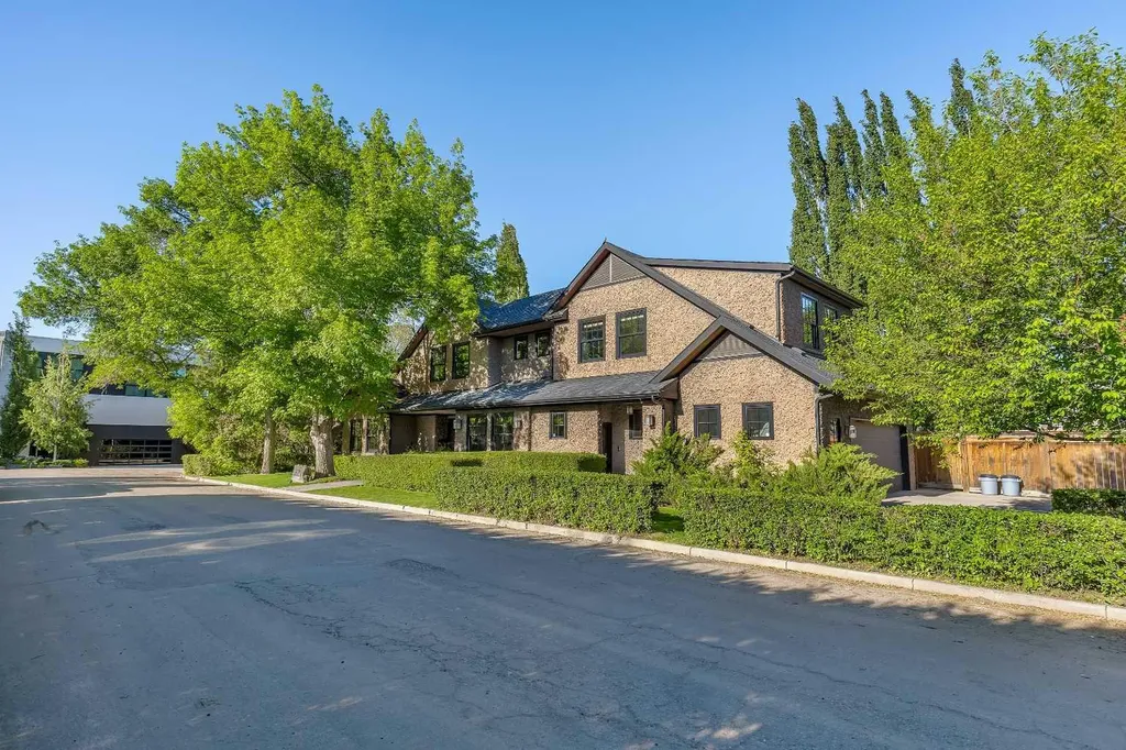 239 37 Avenue SW Calgary AB T2S0V1