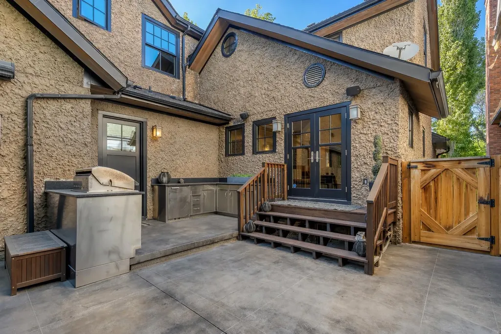 239 37 Avenue SW Calgary AB T2S0V1
