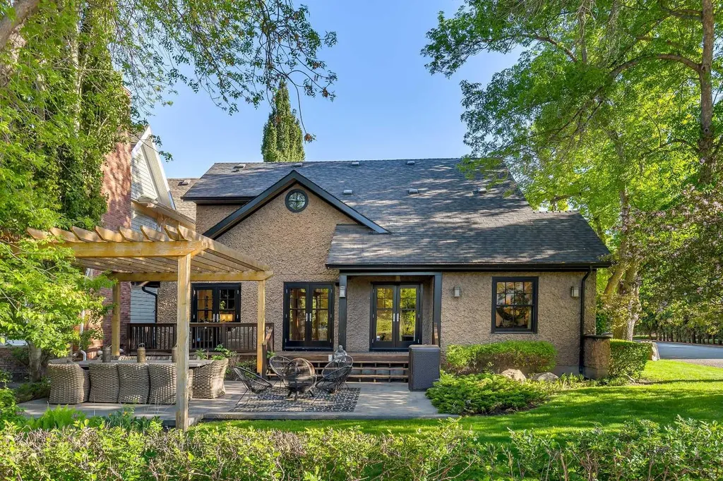 239 37 Avenue SW Calgary AB T2S0V1