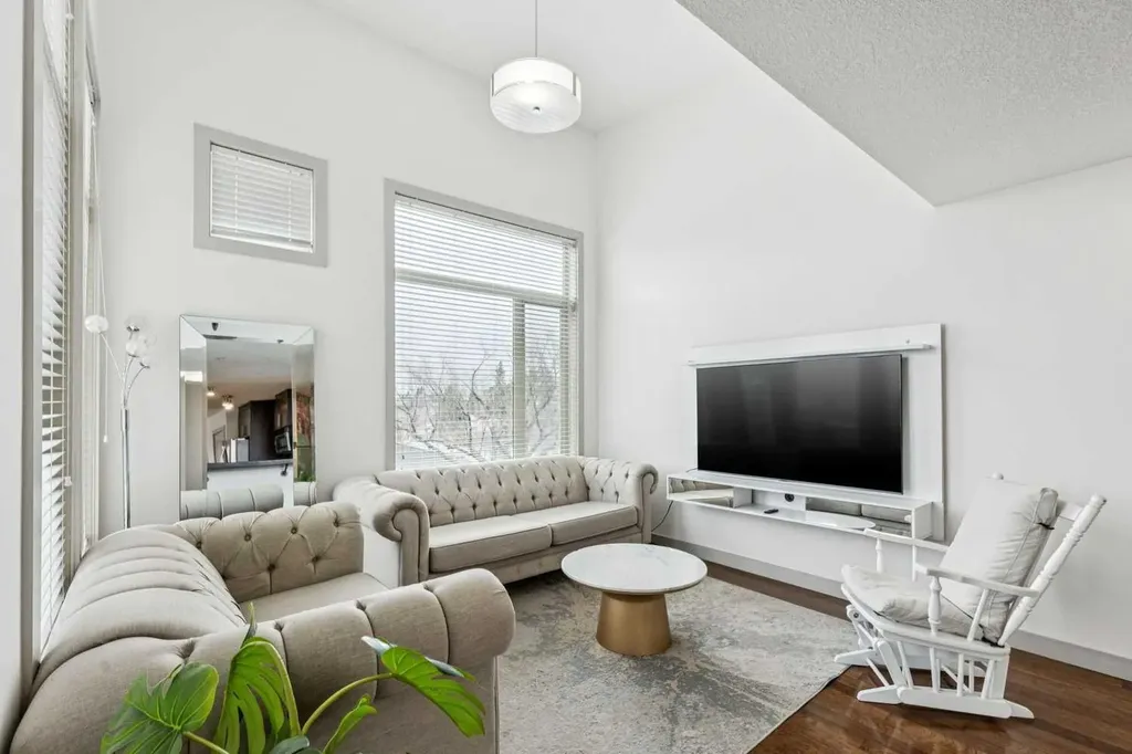 1905 27 Avenue SW Calgary AB T2T1H6