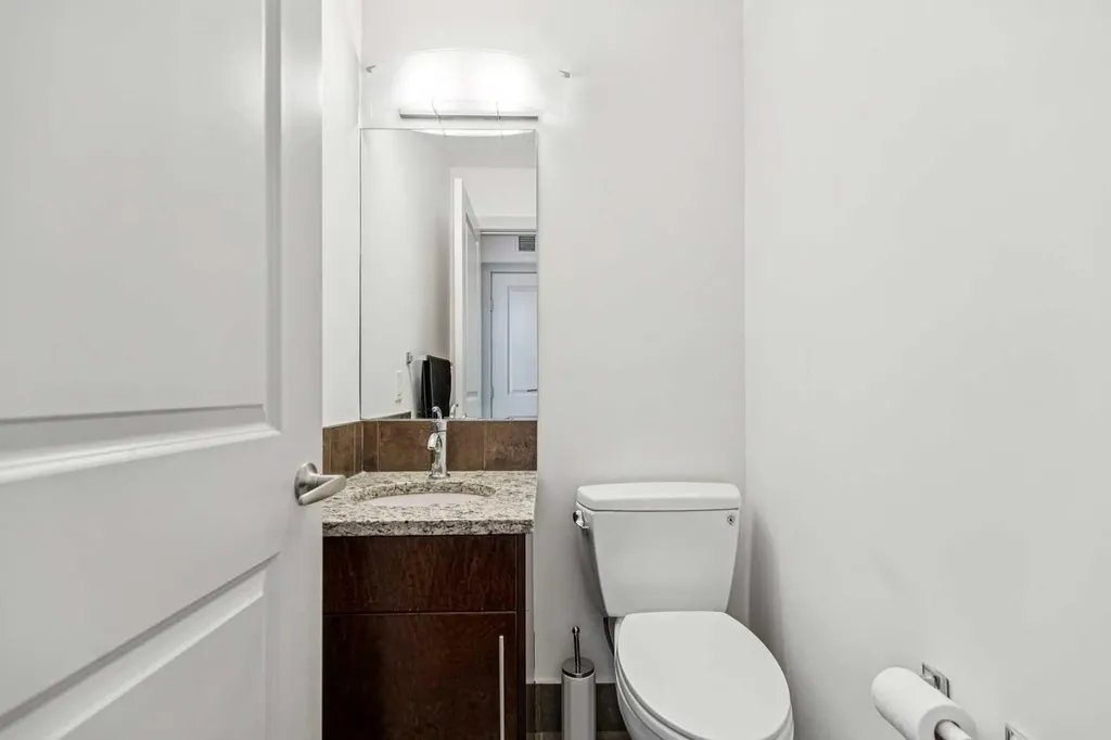 1905 27 Avenue SW Calgary AB T2T1H6