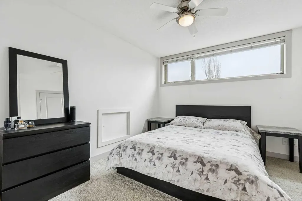 1905 27 Avenue SW Calgary AB T2T1H6