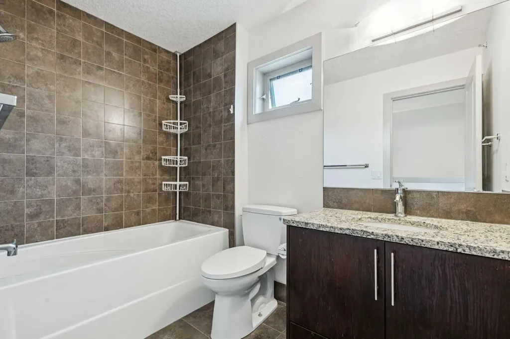 1905 27 Avenue SW Calgary AB T2T1H6
