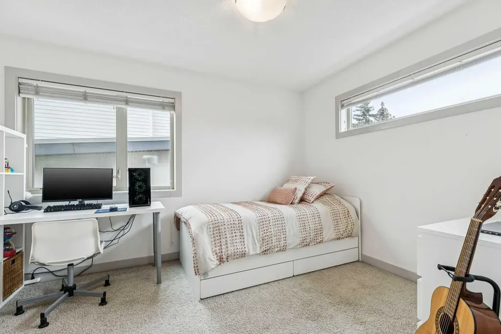 1905 27 Avenue SW Calgary AB T2T1H6