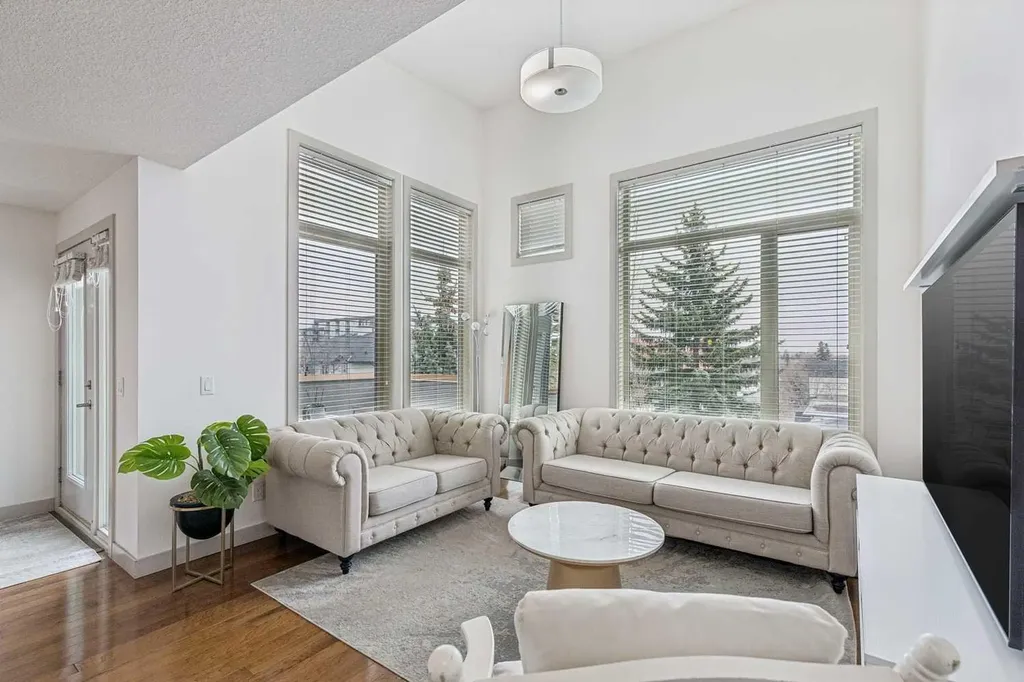 1905 27 Avenue SW Calgary AB T2T1H6