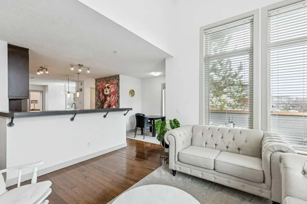 1905 27 Avenue SW Calgary AB T2T1H6