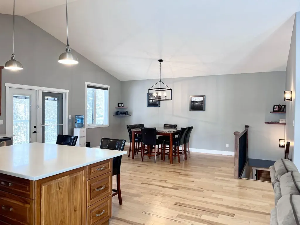 1093 Mackenny Street Hinton AB T7V 1H3