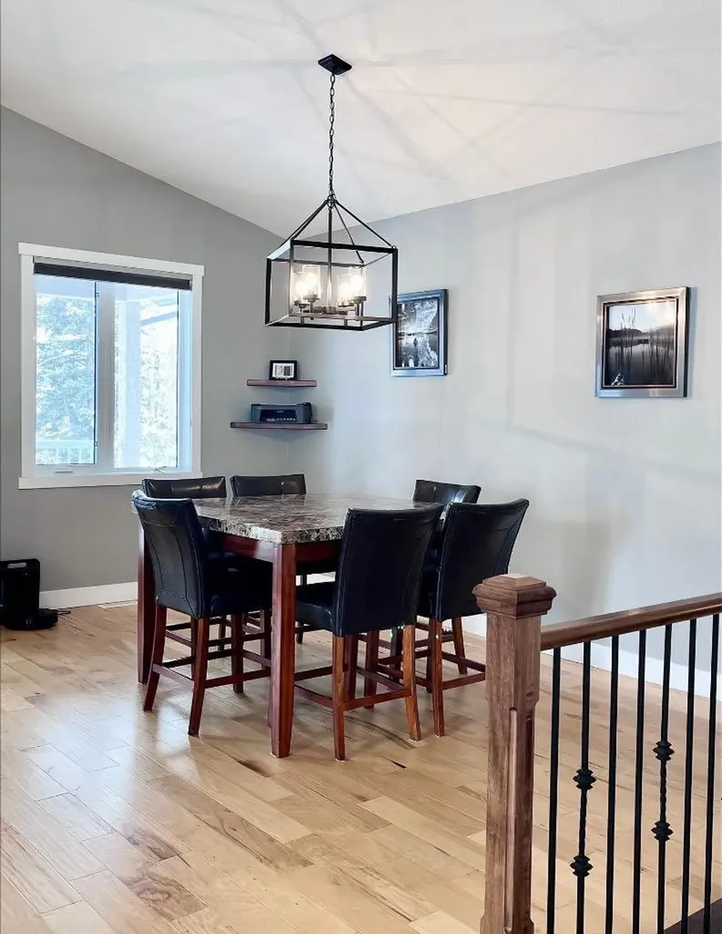 1093 Mackenny Street Hinton AB T7V 1H3