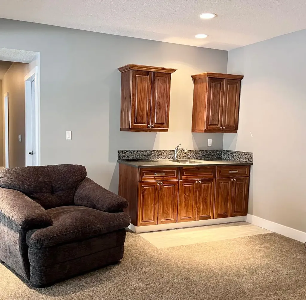 1093 Mackenny Street Hinton AB T7V 1H3