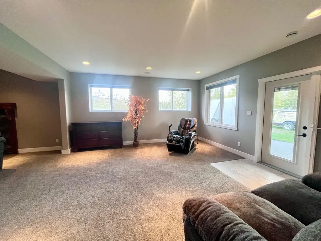 1093 Mackenny Street Hinton AB T7V 1H3
