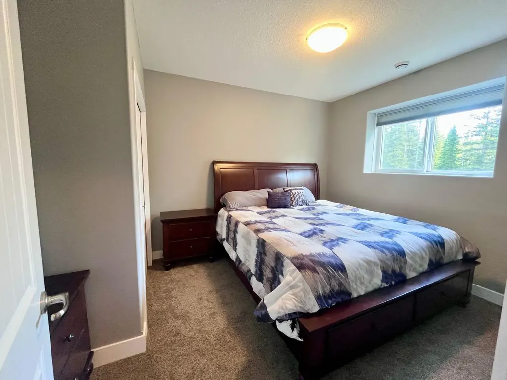 1093 Mackenny Street Hinton AB T7V 1H3