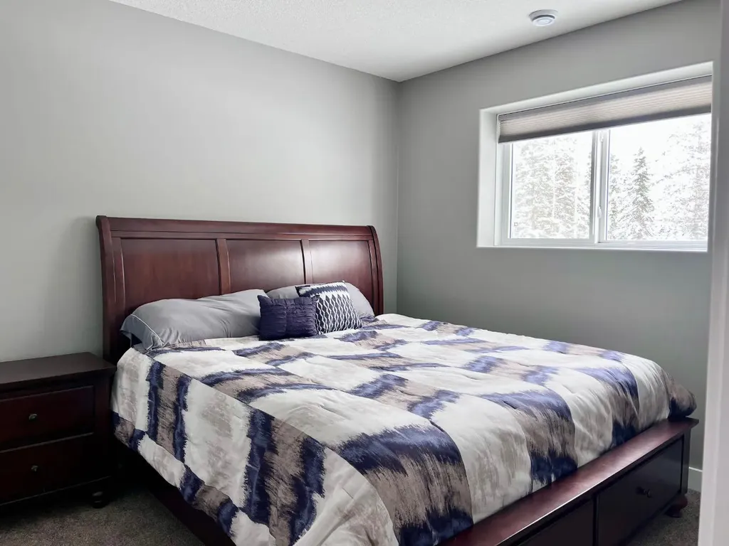 1093 Mackenny Street Hinton AB T7V 1H3