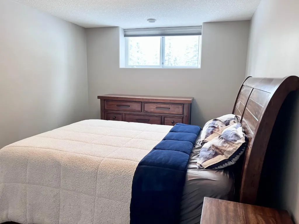 1093 Mackenny Street Hinton AB T7V 1H3