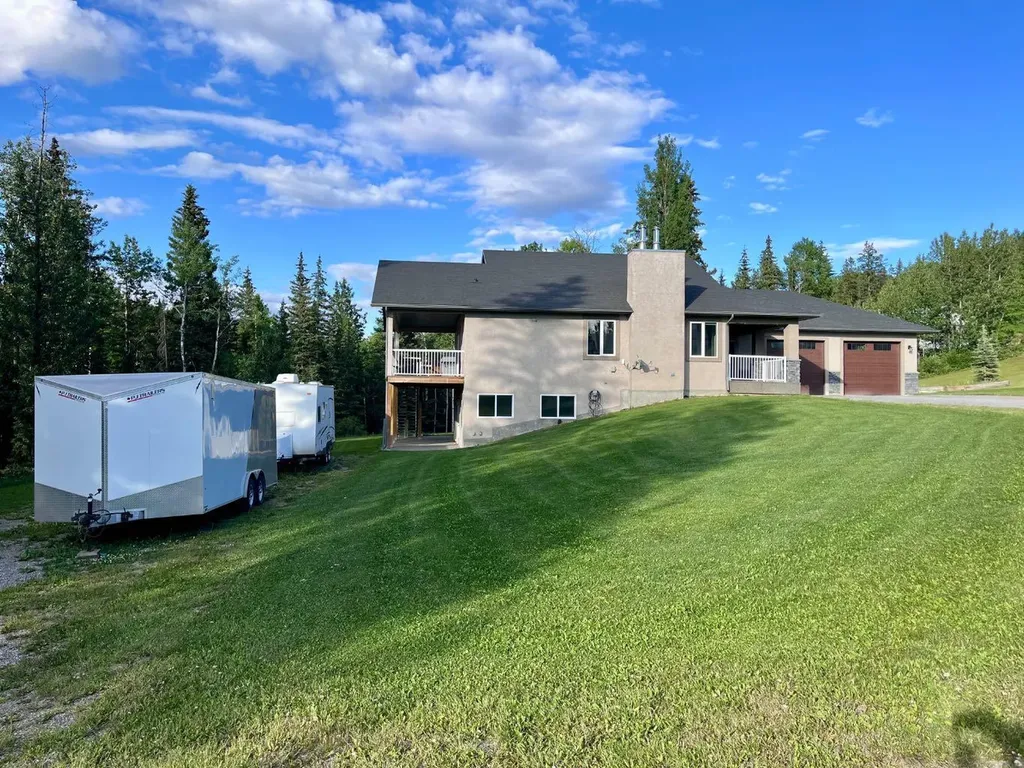 1093 Mackenny Street Hinton AB T7V 1H3