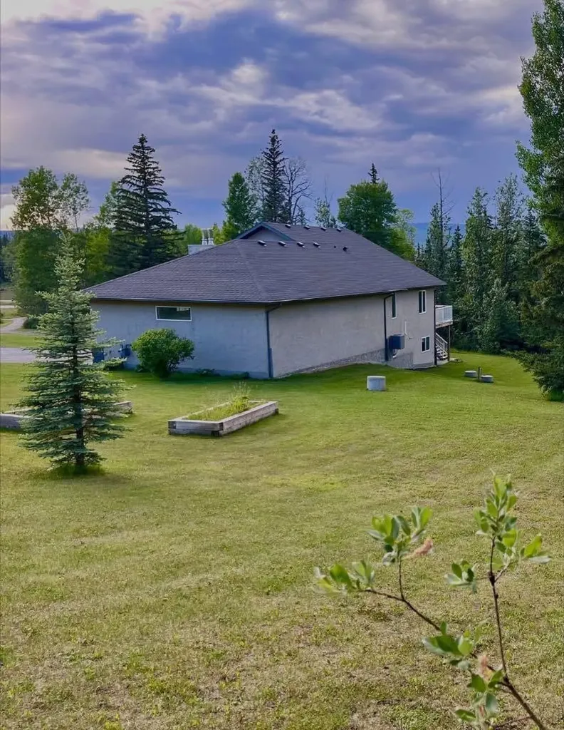 1093 Mackenny Street Hinton AB T7V 1H3