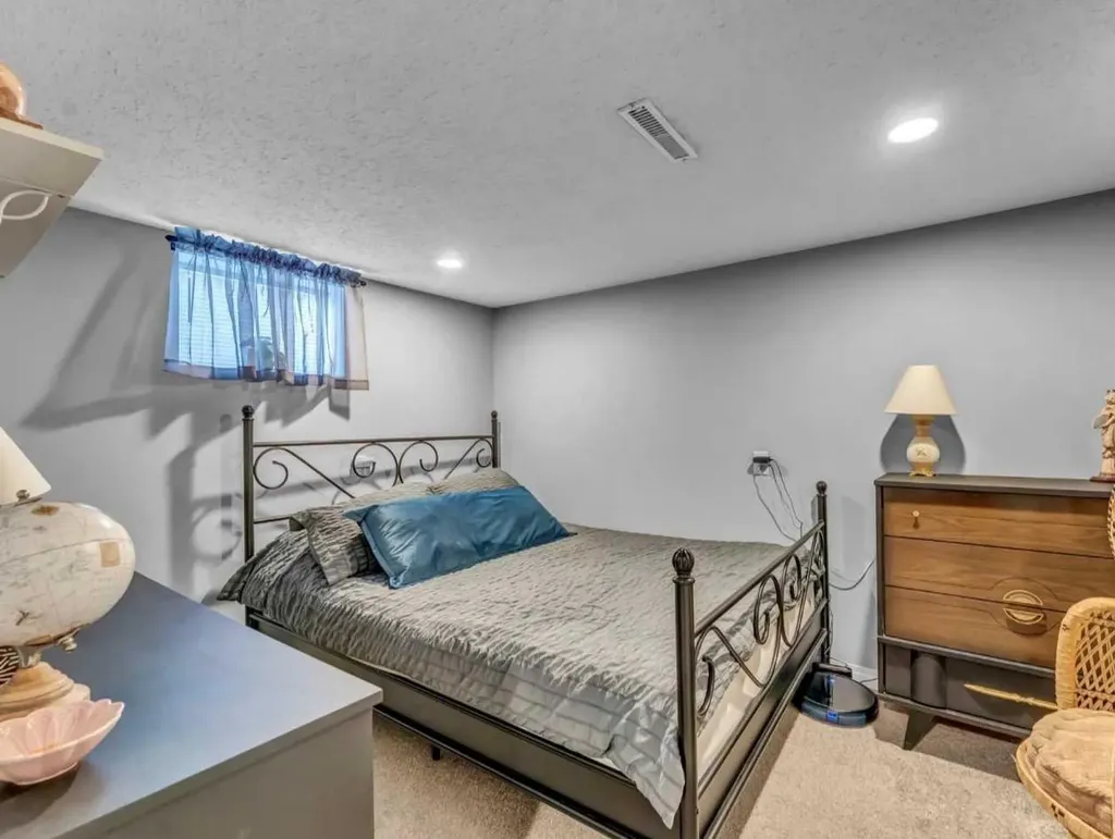 1201 Yuill Street SE Medicine Hat AB T1A 0Z5