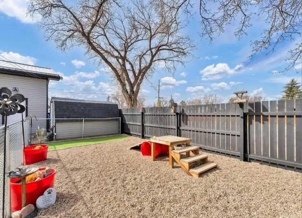 1201 Yuill Street SE Medicine Hat AB T1A 0Z5