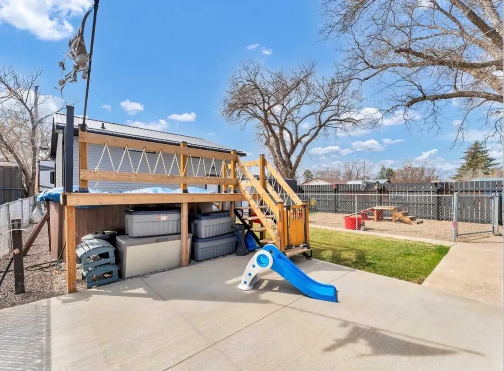 1201 Yuill Street SE Medicine Hat AB T1A 0Z5