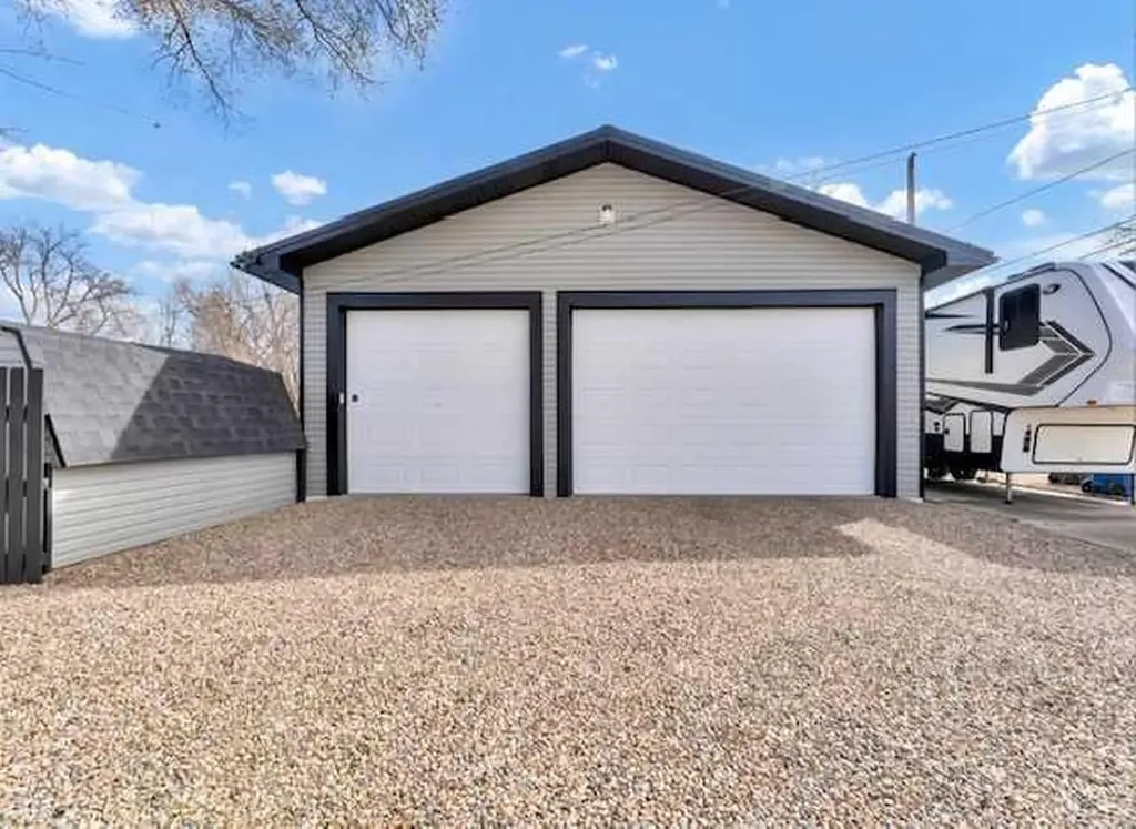 1201 Yuill Street SE Medicine Hat AB T1A 0Z5