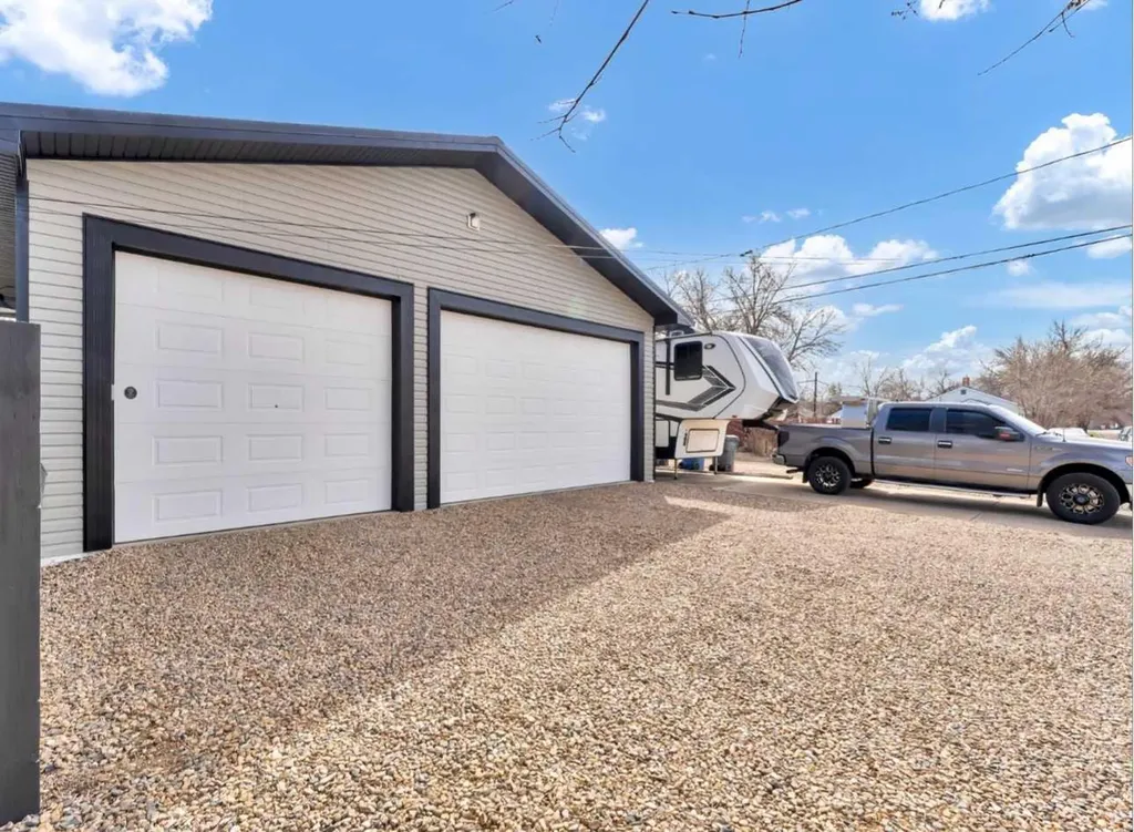 1201 Yuill Street SE Medicine Hat AB T1A 0Z5