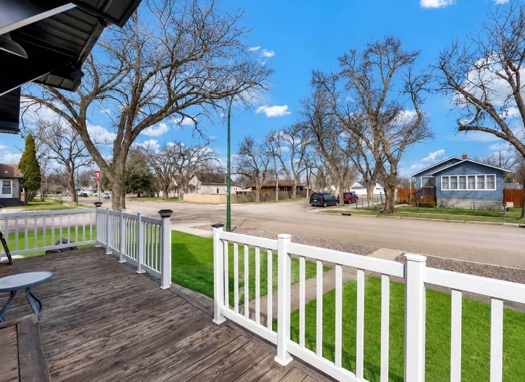 1201 Yuill Street SE Medicine Hat AB T1A 0Z5