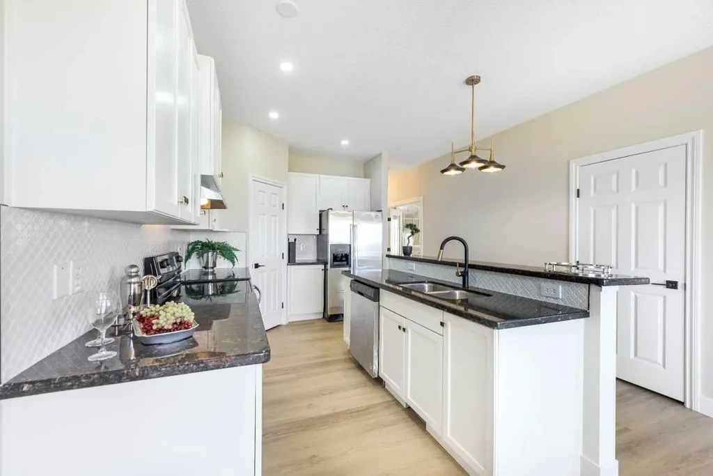 42 Royal Crest Point NW Calgary AB T3G5W5