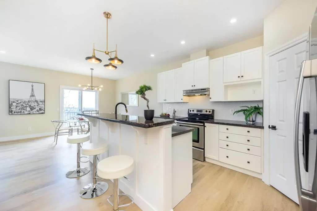 42 Royal Crest Point NW Calgary AB T3G5W5