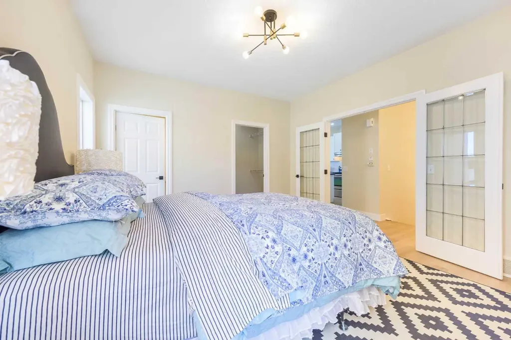 42 Royal Crest Point NW Calgary AB T3G5W5