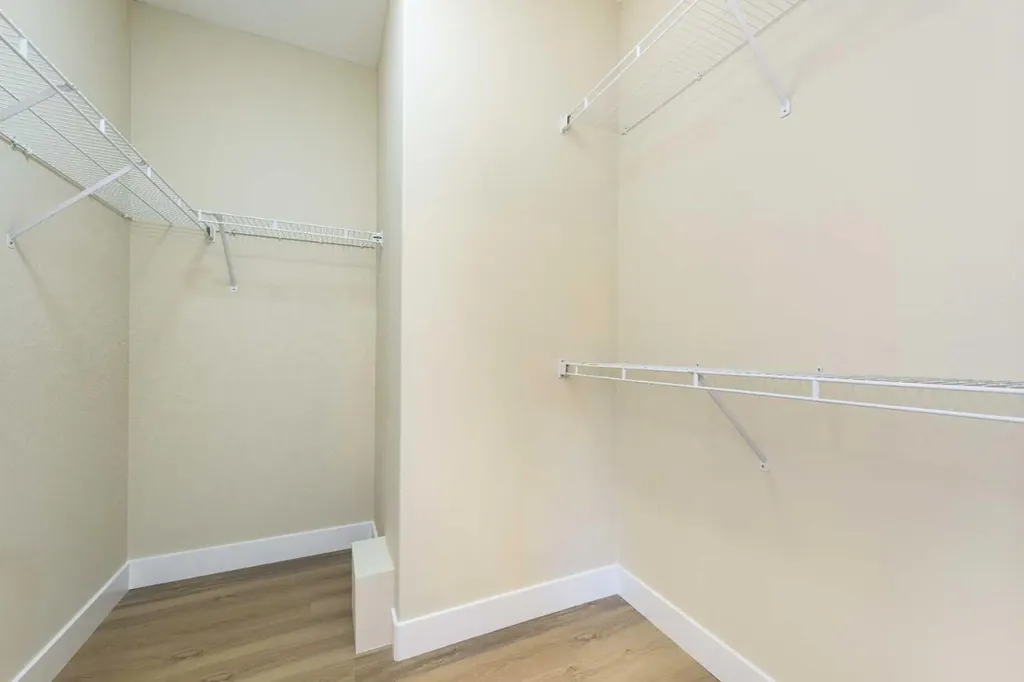 42 Royal Crest Point NW Calgary AB T3G5W5