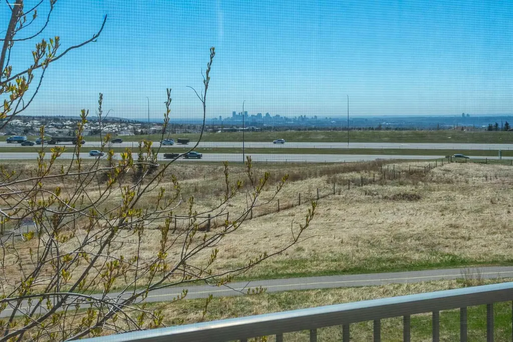 42 Royal Crest Point NW Calgary AB T3G5W5