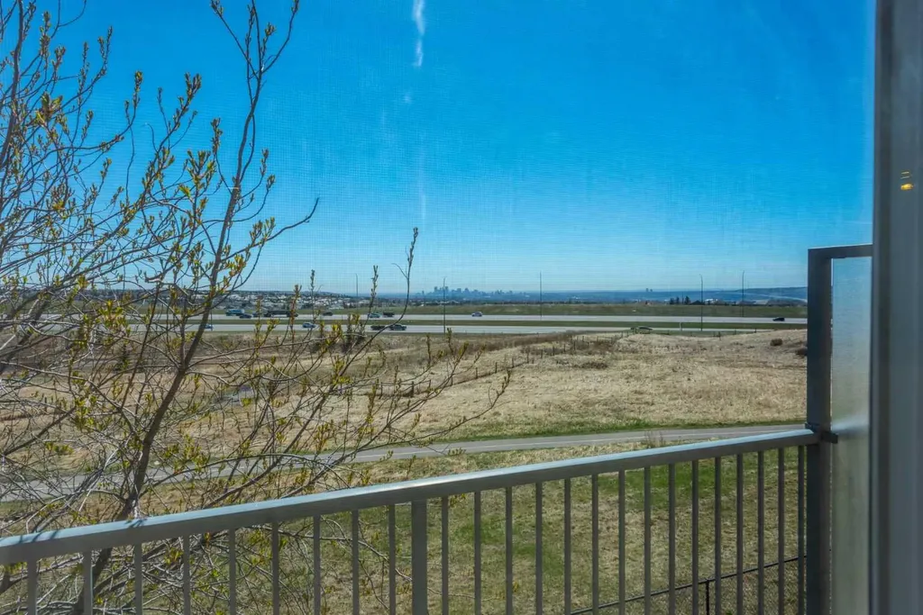 42 Royal Crest Point NW Calgary AB T3G5W5