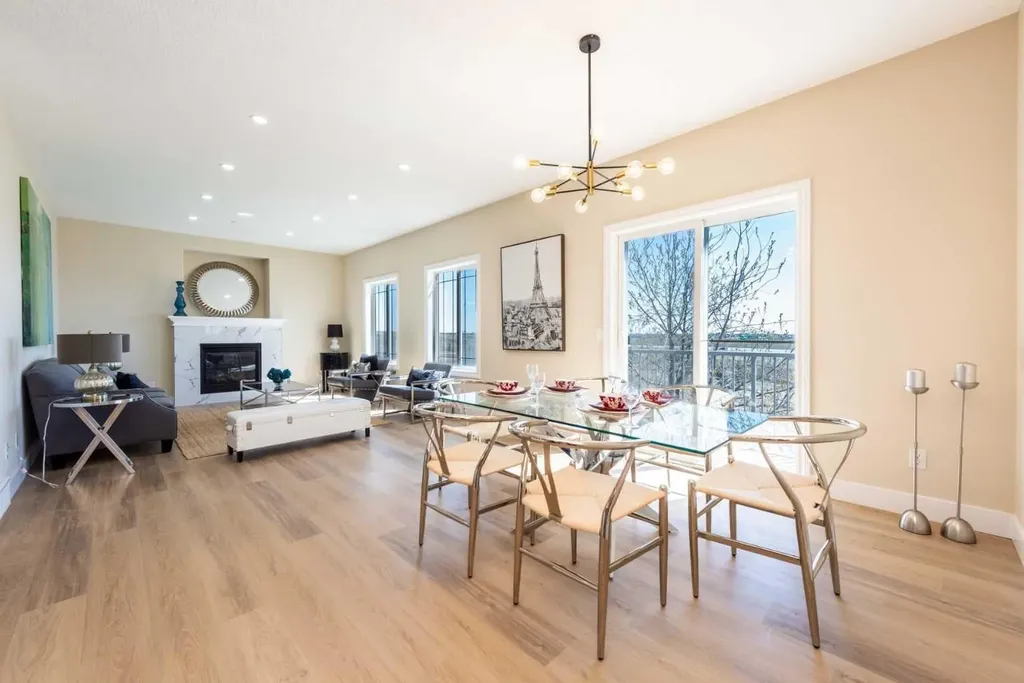 42 Royal Crest Point NW Calgary AB T3G5W5