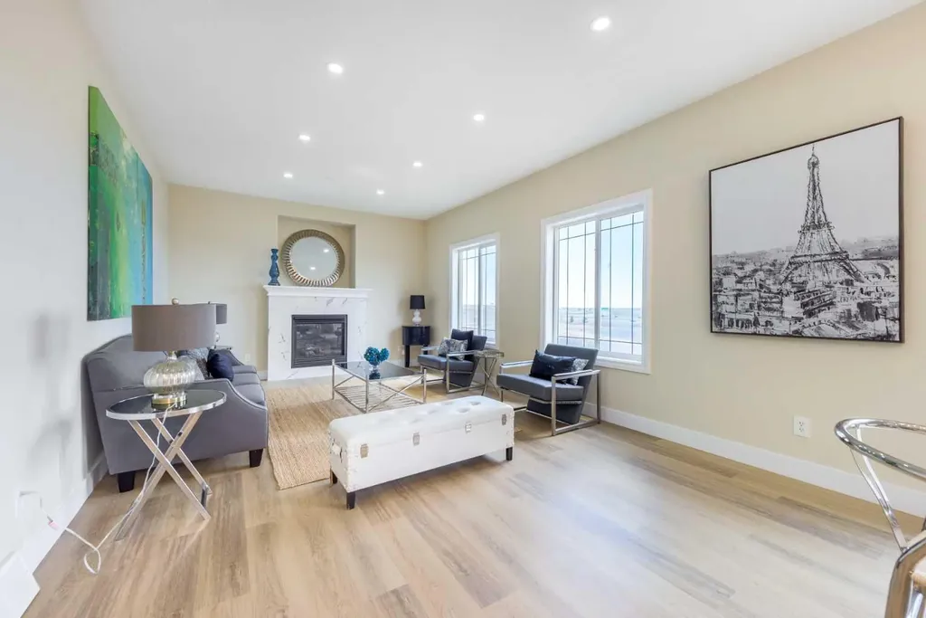 42 Royal Crest Point NW Calgary AB T3G5W5