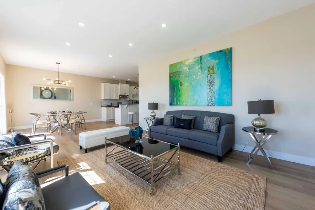 42 Royal Crest Point NW Calgary AB T3G5W5