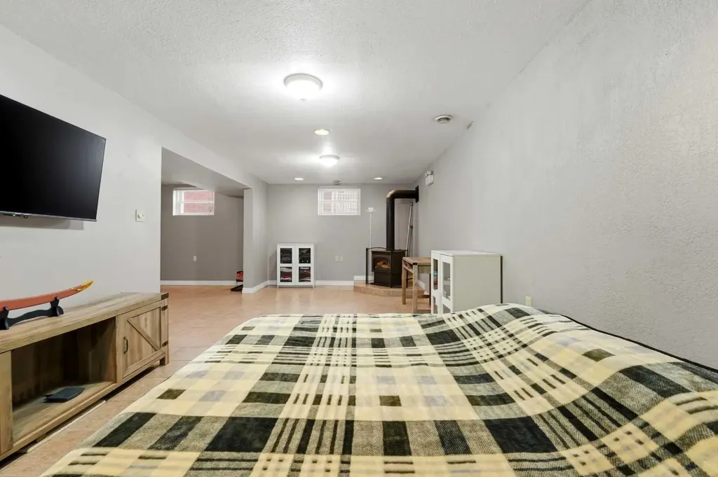 4624 49 Street Red Deer AB T4N 1T5