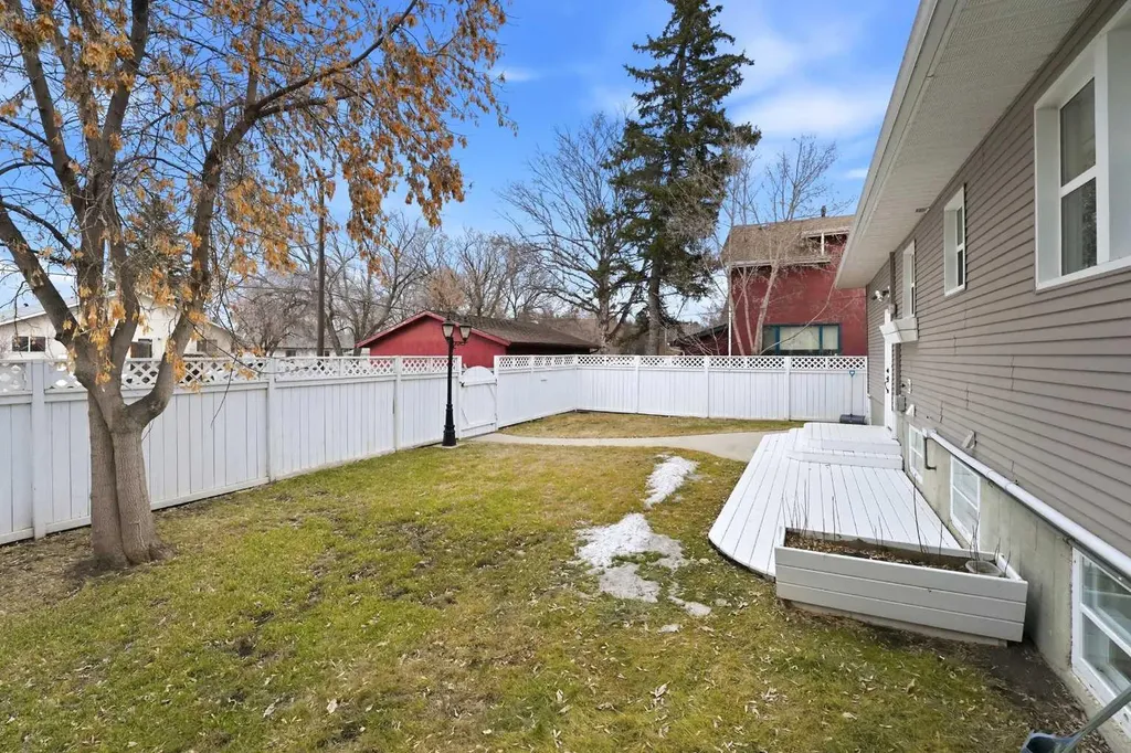 4624 49 Street Red Deer AB T4N 1T5
