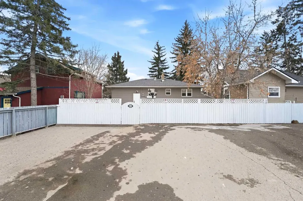 4624 49 Street Red Deer AB T4N 1T5