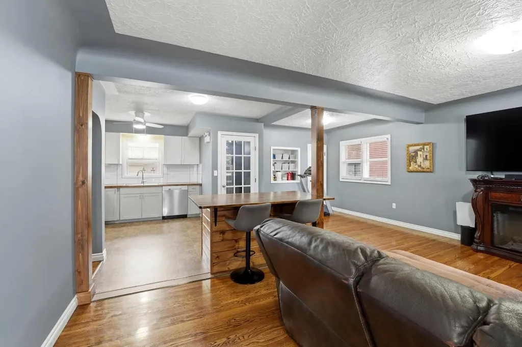 4624 49 Street Red Deer AB T4N 1T5