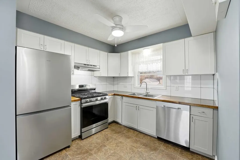 4624 49 Street Red Deer AB T4N 1T5