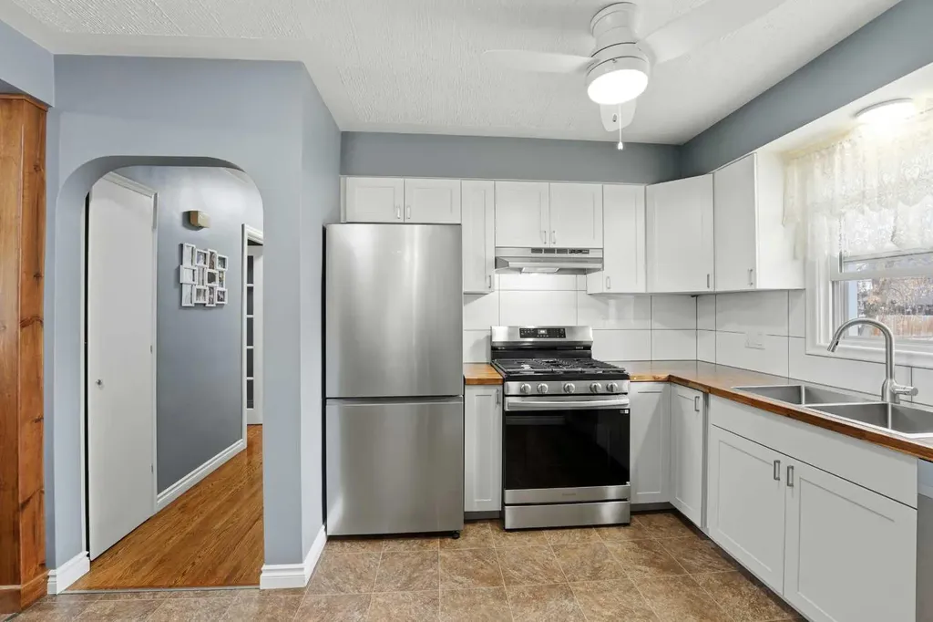 4624 49 Street Red Deer AB T4N 1T5